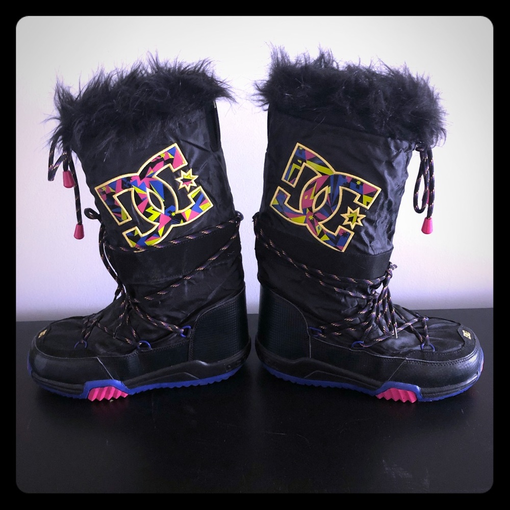 Women’s DC snow boots size 9